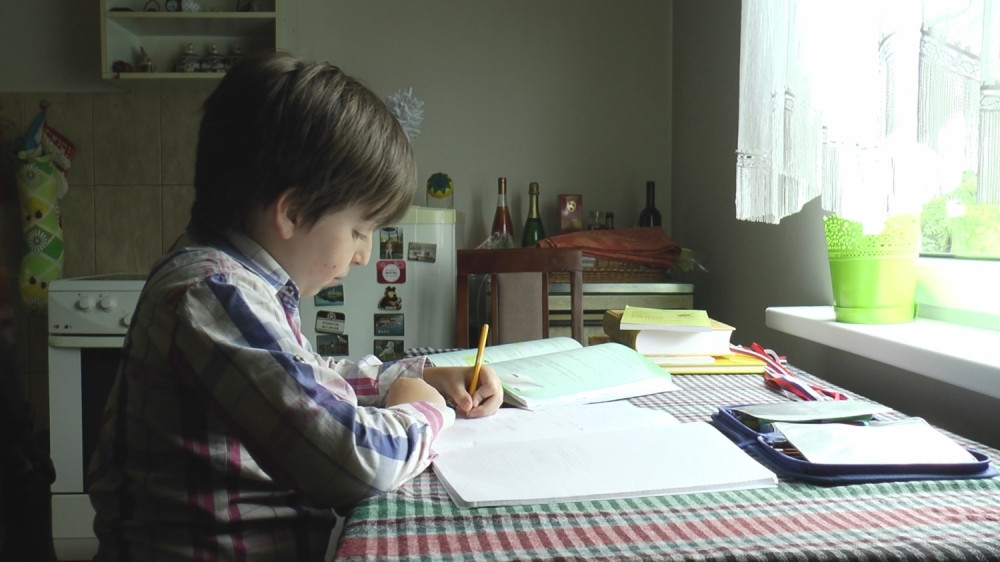 Uroš (12) iz glave množi i stepenuje velike brojeve, šestocifreni rezultati bez greške. Želi da bude direktor i da osvoji jednu Maju (FOTO)