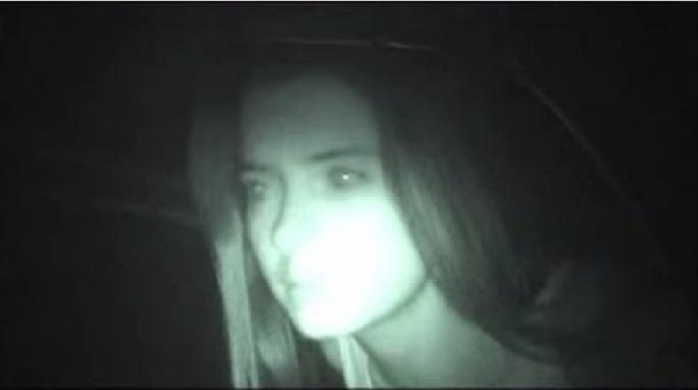 Primili su autostoperku u auto, ispostavilo se da je to davno poginula devojka! Užas joj se vidi na licu (VIDEO)