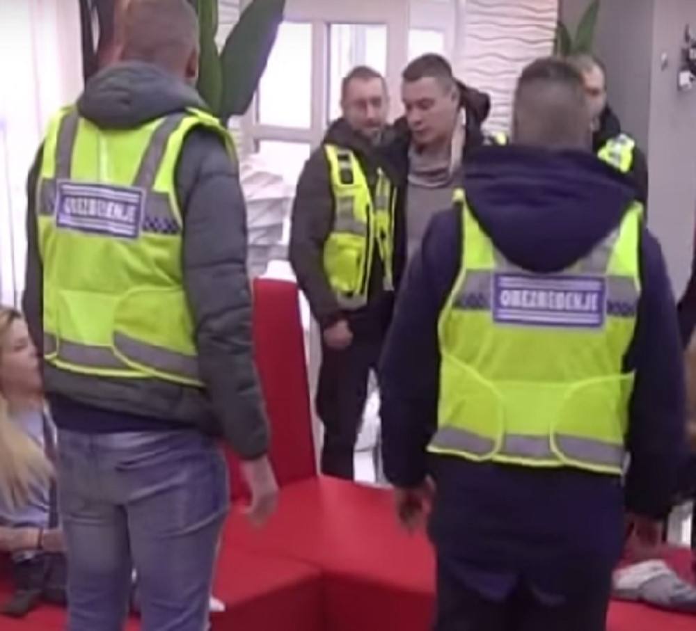 Mensur Ajdarpašić razlupao sve, pa histerisao po velelepnom imanju: Dobio napad besnila!