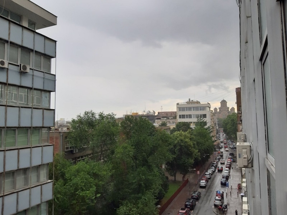 Oluja i pljuskovi s grmljavinom pogodiće delove Srbije u naredna dva sata (VIDEO)