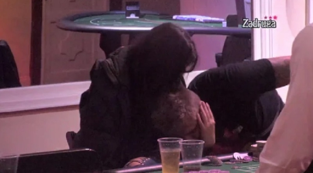 Zadruga odzvanja od Janjuševih urlika, Maja ga moli da prestane: "Vadite me odavde, molim vas!"