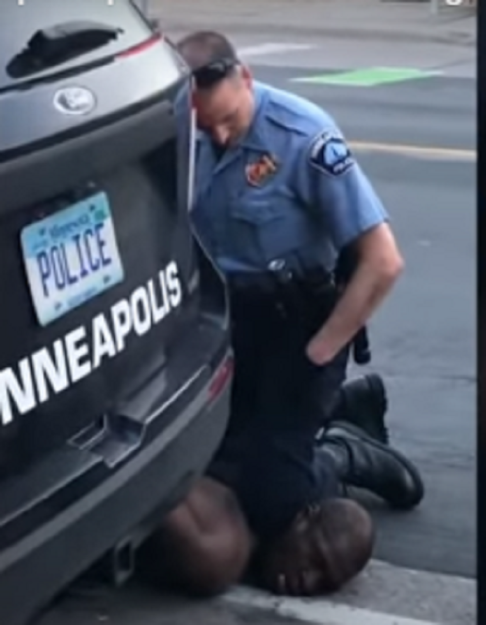 Evo ko je Derek Šovin, policajac iz pakla koji je kolenom ugušio Džordža Flojda