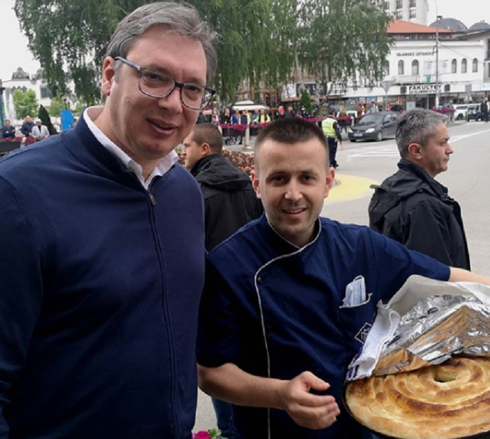 Predsednik probao najbolju "krompirušu" (FOTO)