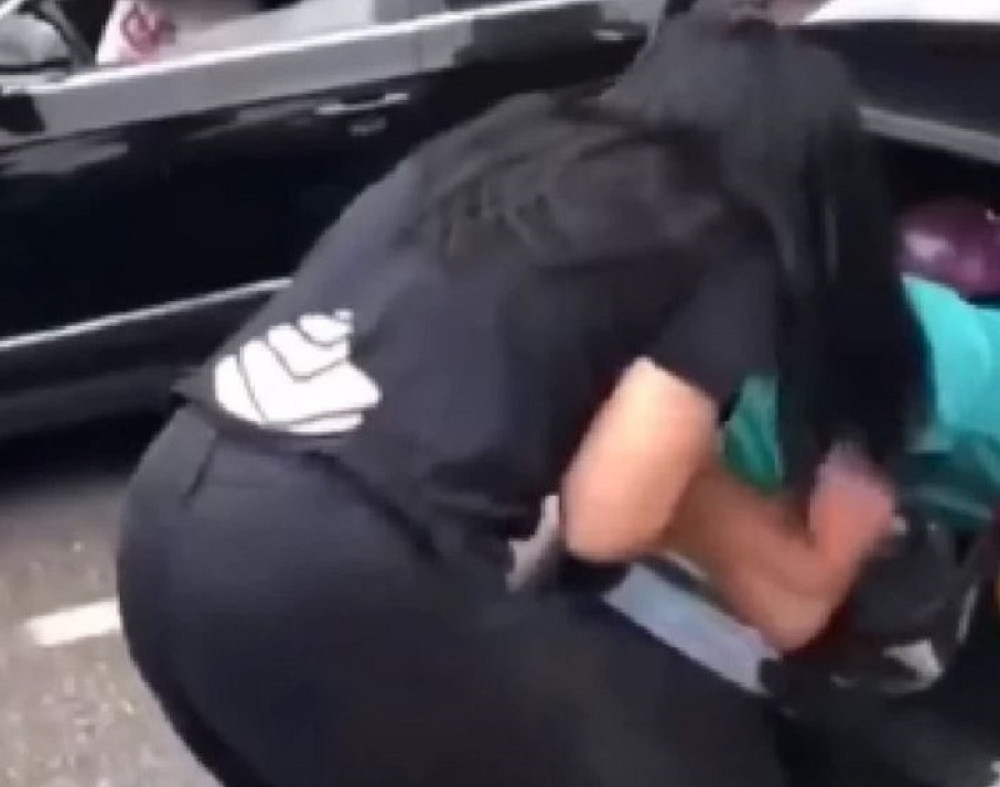 Policijska patrola zaustavila auto sa NS tablama, a onda je u gepeku videla ruku (VIDEO)