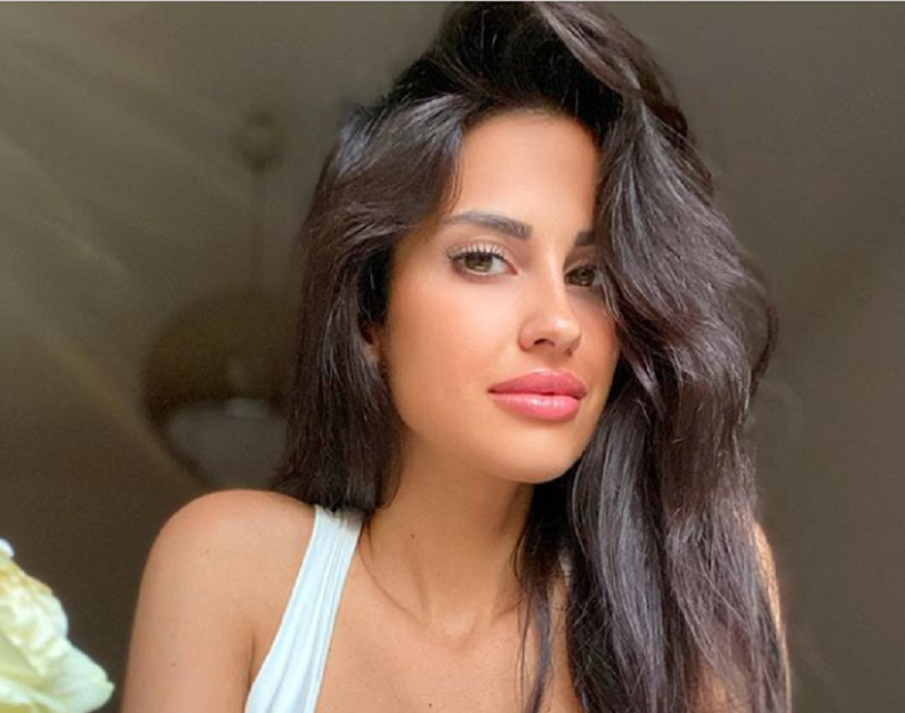 Neverovatno, ali pojavila joj se konkurencija u porodici, a kada je pokazala ogromne grudi - internet je stao (FOTO)