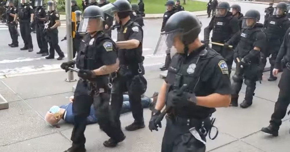 Redom hapse "kupoholičare" u šoping molovima, ali ni oni ne ostaju dužni policajcima