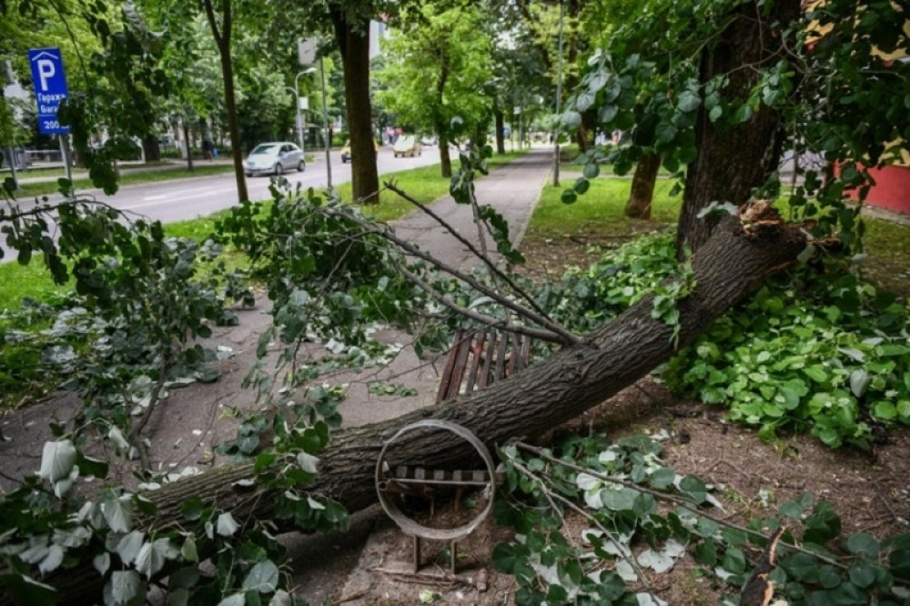 Građani, spremite se jer će za nekoliko sati pogoditi Srbiju! (FOTO)
