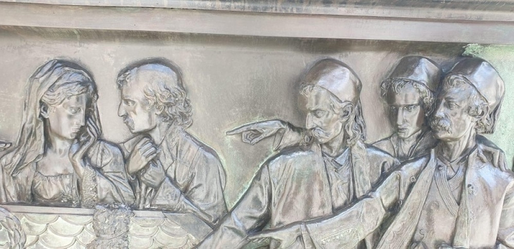 Spomenik knezu Mihailu dobio novi sjaj (FOTO)