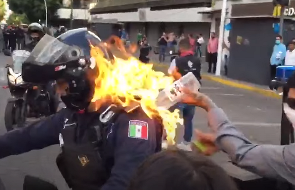 Protesti zbog ubijenog Džordža Flojda poprimaju katastrofalne dimenzije (FOTO)