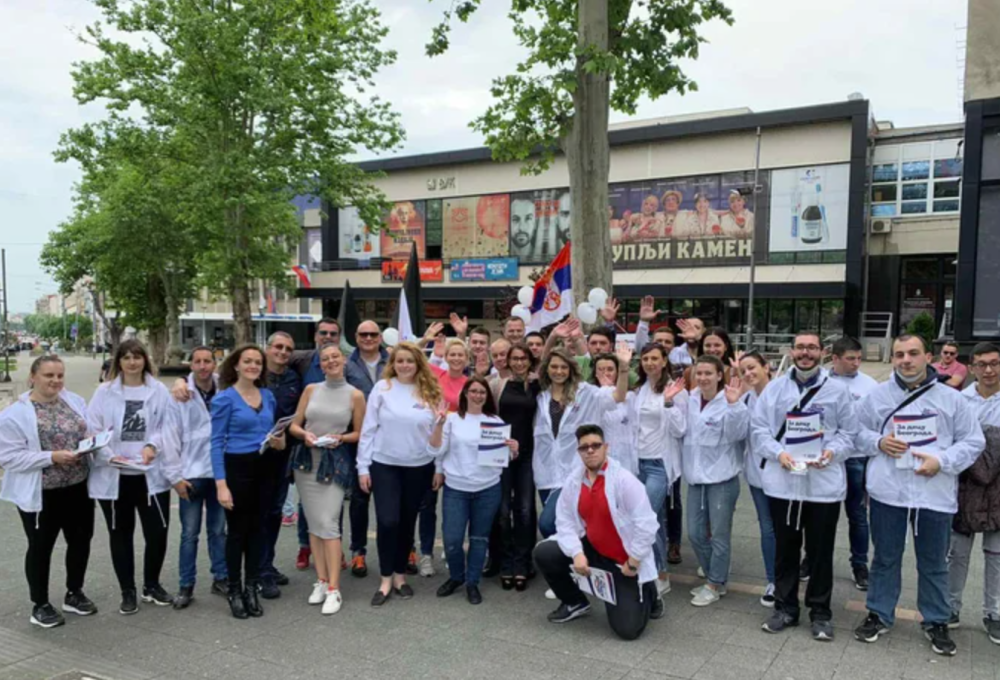 Omladina SNS Zvezdara organizovala druženje sa građanima - Pridružili im se Suzana Perić, Nemanja Pajić, Vladan Jeremić... (FOTO)