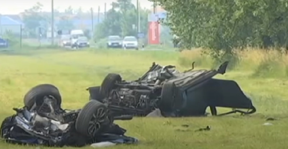 Automobili potpuno smrskani, povređeno šestoro ljudi među kojima su i deca