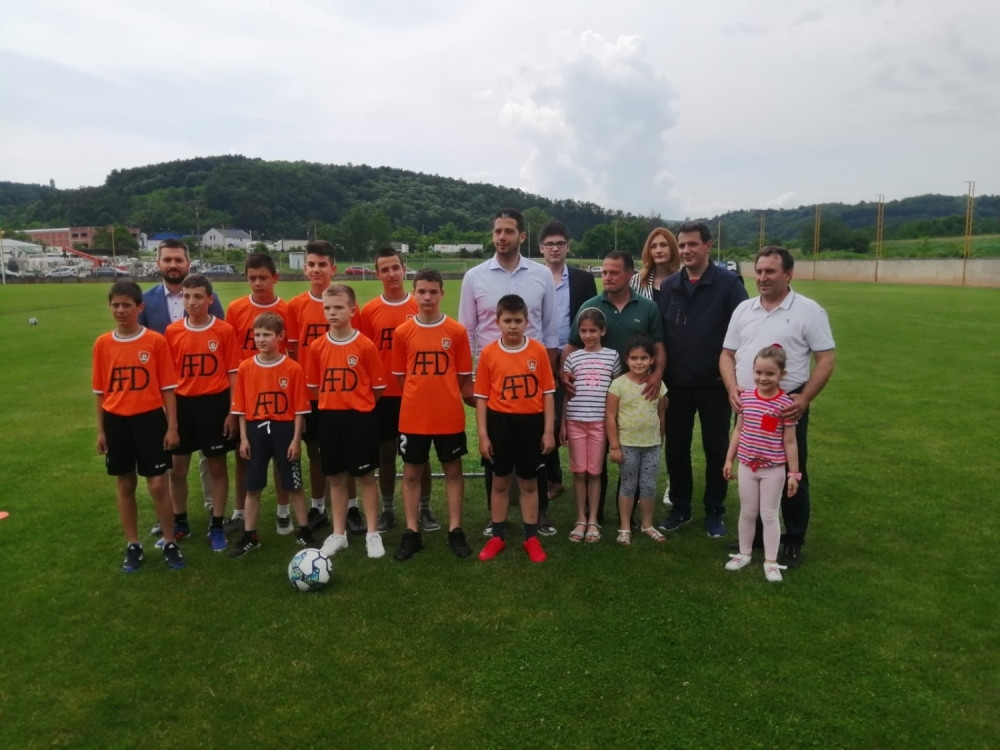 Vanja Udovičić, ministar sporta obradovao mališane u Topoli i posetio Kragujevac