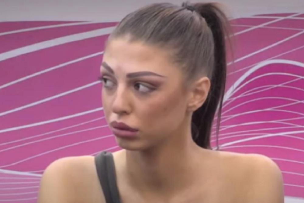 Maja Marinković konačno dobila status devojke: Prvi put se ljubili pred svima! (FOTO)