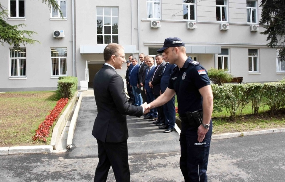 Stefanović obišao renoviranu Policijsku stanicu Voždovac (FOTO)