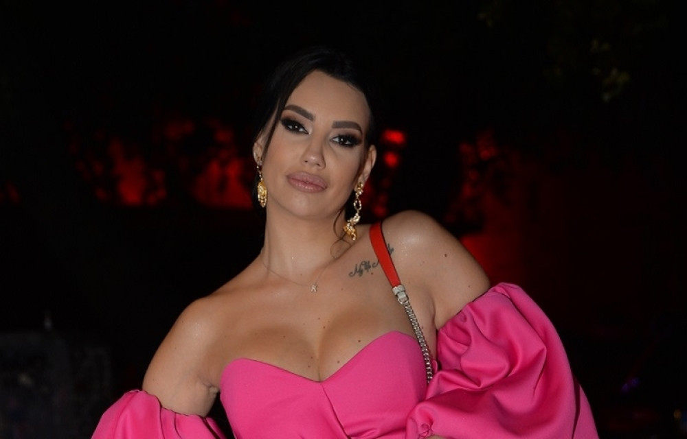 Katarina Grujić otvoreno o partneru i koleginicama a on joj je kupio prvu pesmu! VIDEO)