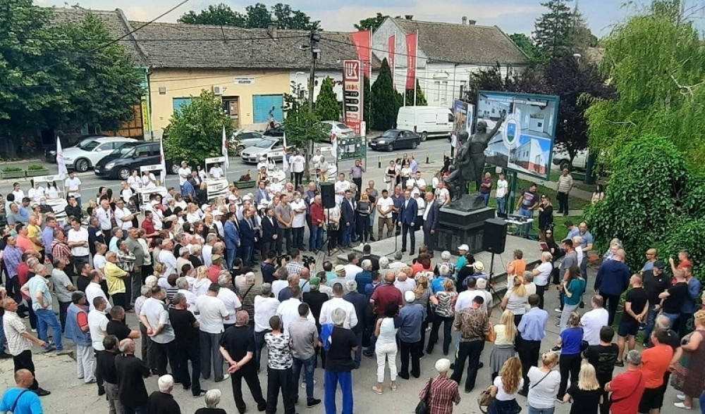 "Građanima nudimo politiku brige o ljudima i ulaganja"