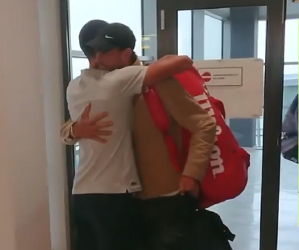 Novak Đoković dočekao Grigora Dimitrova široke ruke - Bugarin osmehnut od uva do uva (VIDEO)