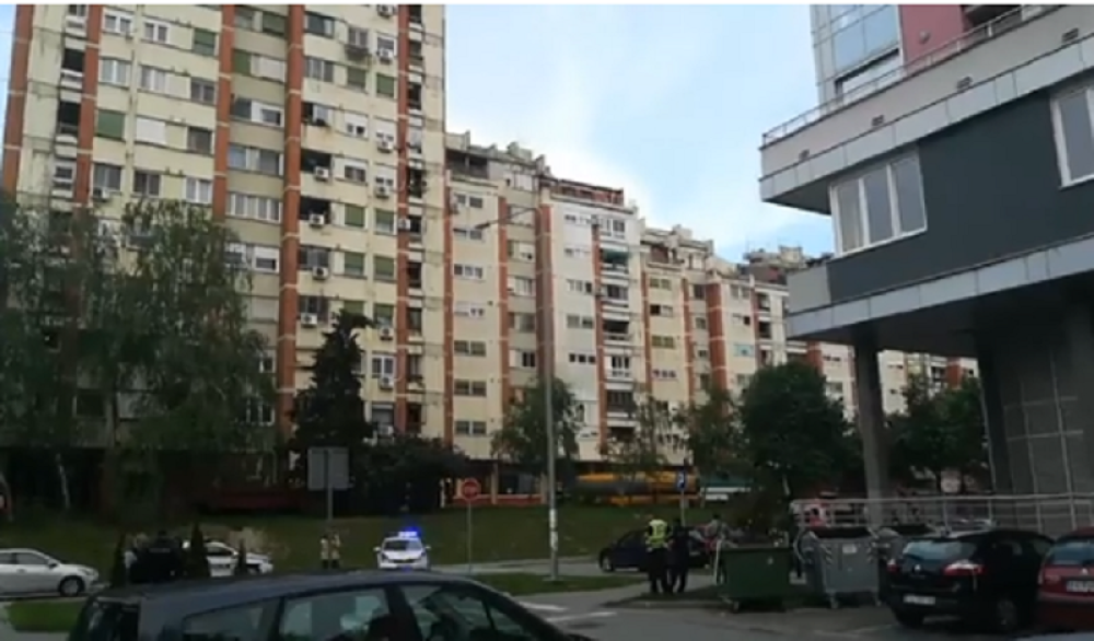 Pregovarači ubedili ženu da odustane od samoubistva (VIDEO)