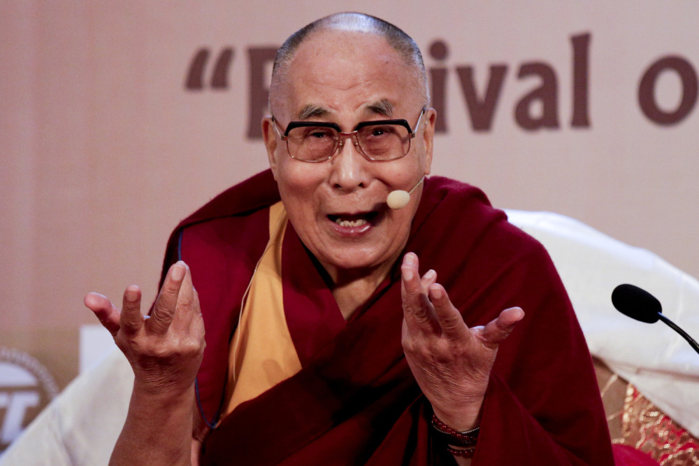 Dalaj Lama na svoj 85. rođendan "izbacuje" debitantski album sa 11 pesama, Buba i Cobi dobili konkurenciju! (AUDIO)