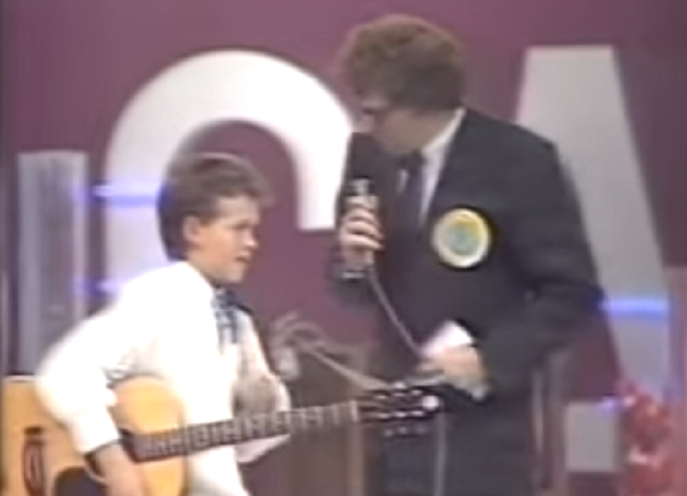 Kao klinac je nastupao u emisiji kod Minje Subote, a sada je jedan od najpopularnijih pevača na estradnoj sceni! (VIDEO)