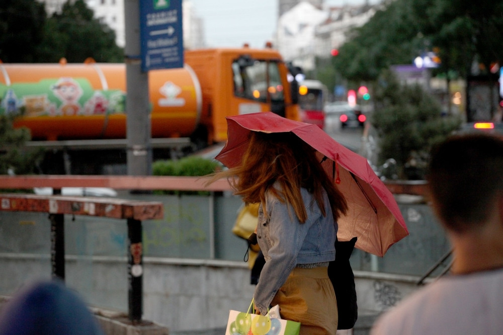 Oblaci se crne iznad Beograda, RHMZ upozorava od jutros!