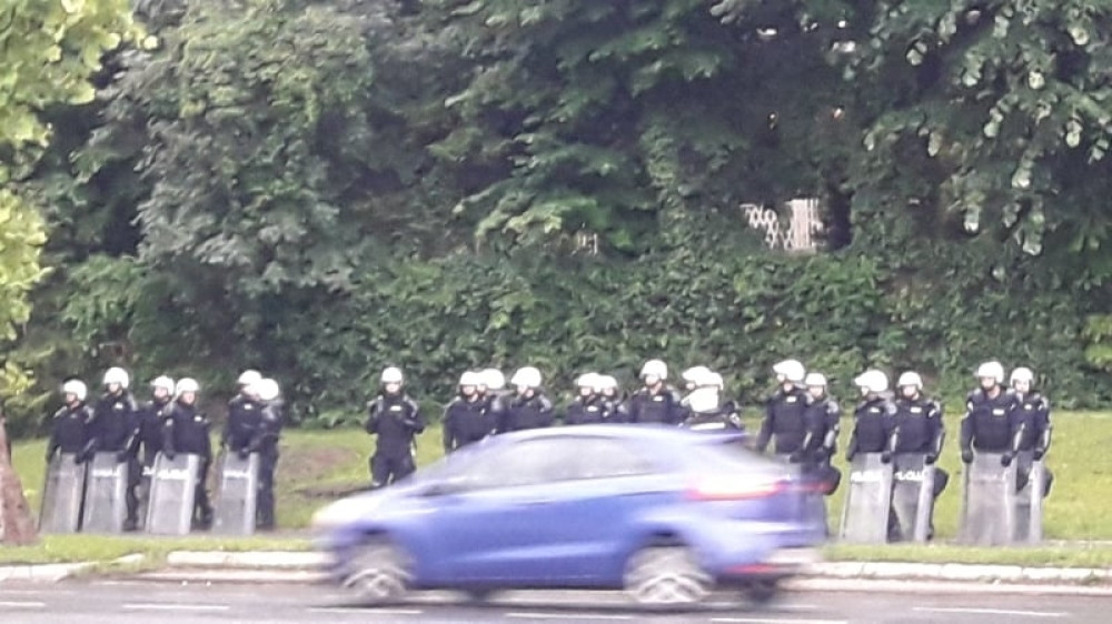 Ubijen policajac tokom rutinske kontrole, napadač u bekstvu