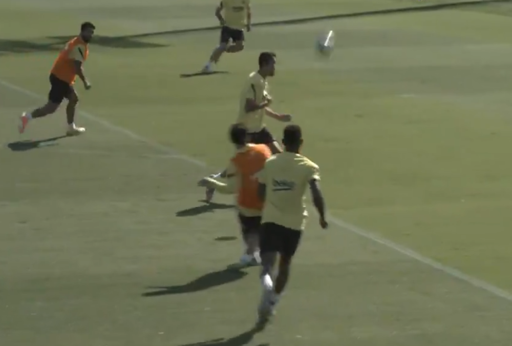 Magični lob Lea Mesija na treningu - golman ispratio pogledom (VIDEO)