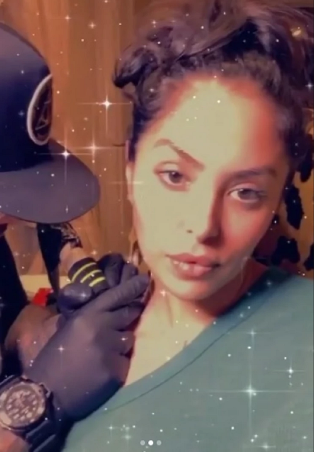 Potresnije od ovoga ne može, Vanesa Brajant na vratu urezala poruku pokojnog košarkaša (FOTO)