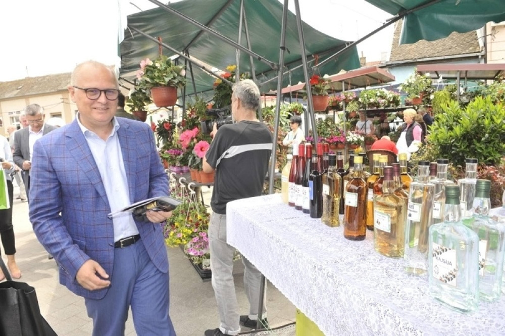 Obnovljen Žitni kantar na Zemunskoj pijaci (FOTO)