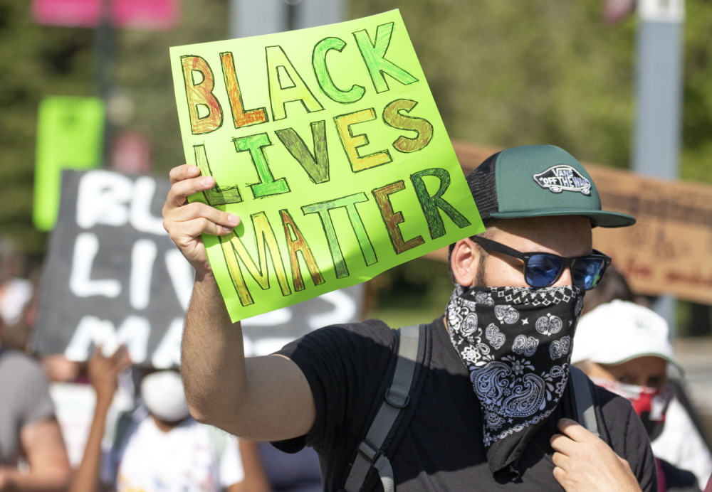 Skandal u Americi - ruski fudbaler dobio otkaz zbog politike! (FOTO)