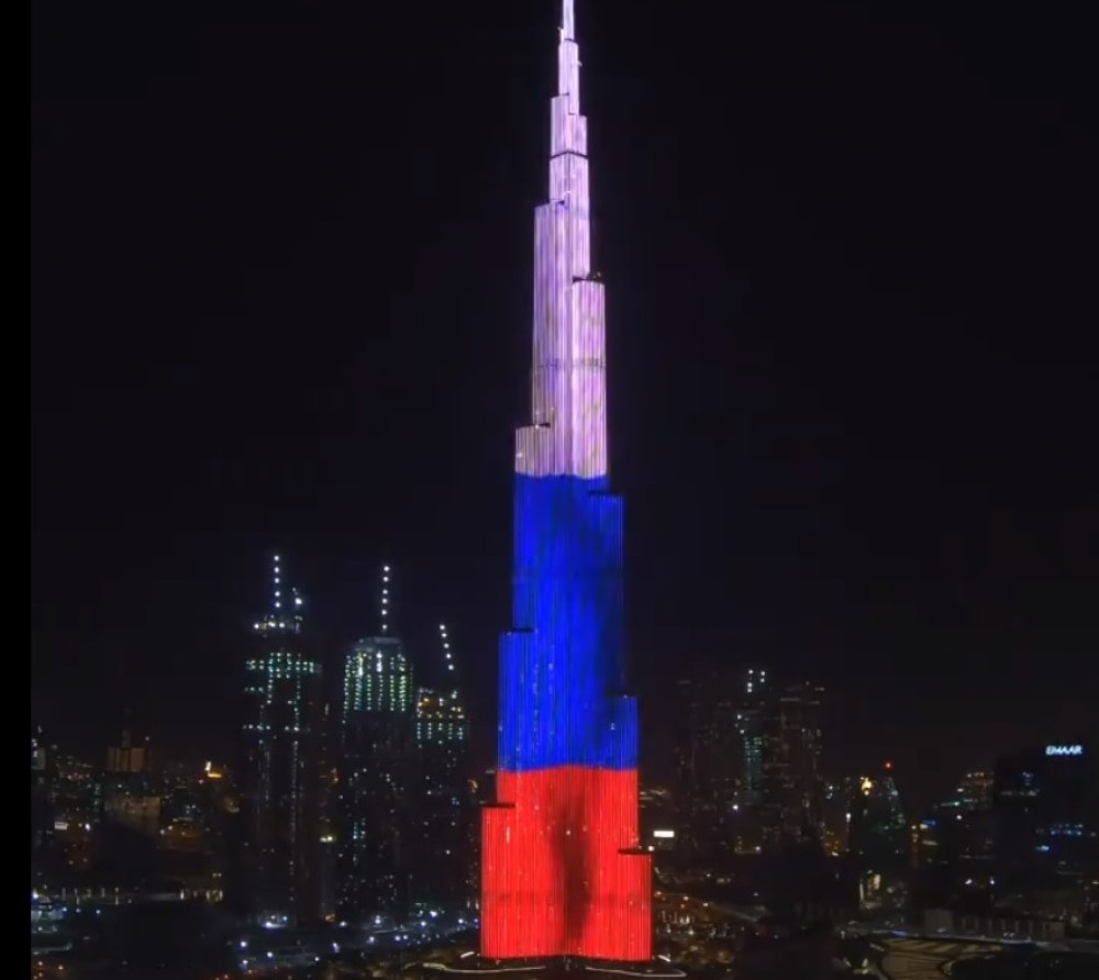 Zašto je Burdž Kalifa u bojama ruske zastave?