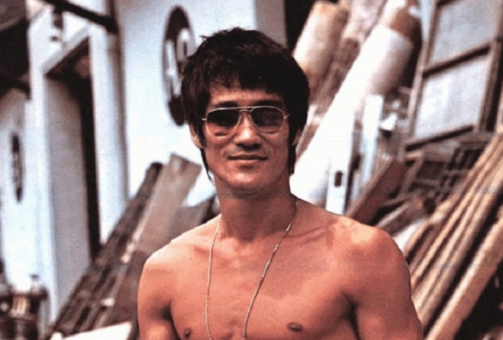 Oboren Ginisov rekord po broju sklekova na dva prste jedne ruke! (VIDEO)