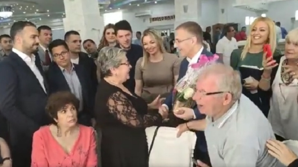 Iznenadio baka Grozdu