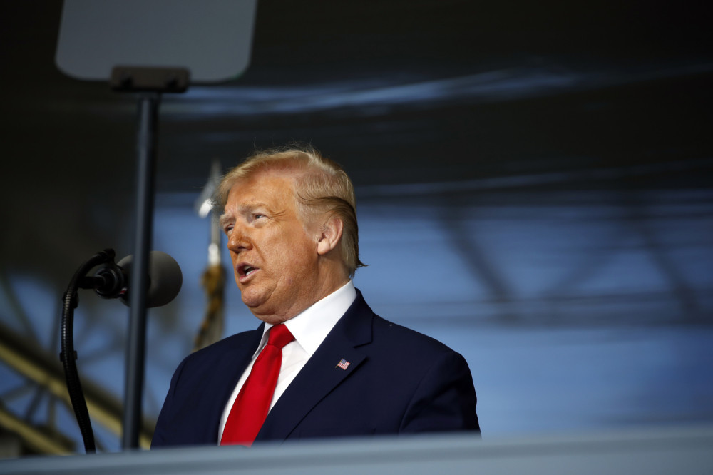 Tramp im ukinuo status! Novi brutalan potez američkog predsednika