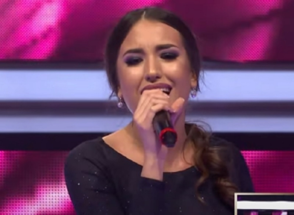 Ima govornu manu! Takmičarka "Zvezda Granda" ima problem koji nestaje kada zapeva, a njen glas je očaravajući!