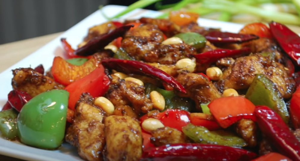 Ručak za samo 20 minuta: Pikantna azijska piletina sa povrćem i susamom!