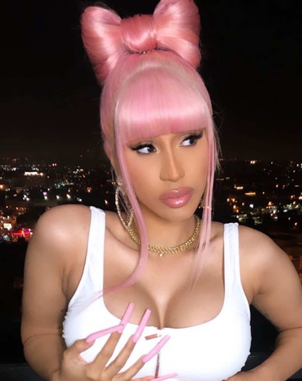 Pevačice promovišu bizaran trend na internetu: Evo koju užasnu stvar mladi rade da bi ih kopirali! (FOTO)