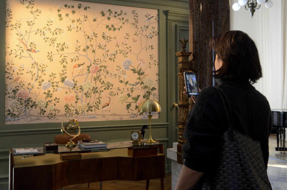 Dok je skidala tapete sa zidova našla je poruku staru 23 godine! (FOTO)