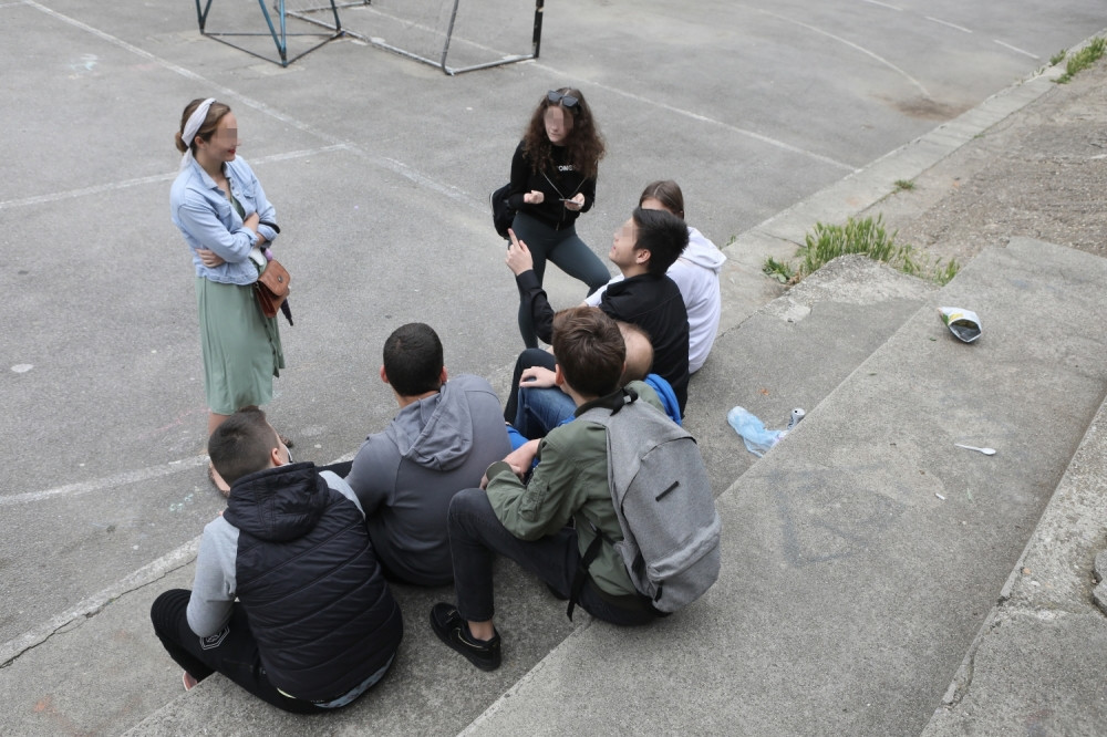Đak uneo telefon i usred polaganja fotografisao odgovore!