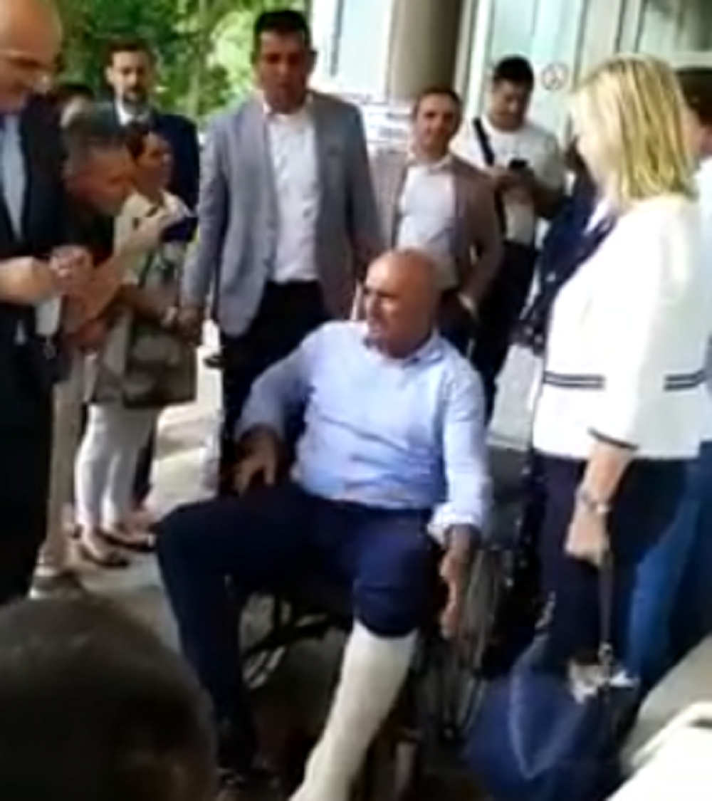 Za Mila i sve njegove bandite ima poruku: Nećemo dati da otme Budvu! Ovde se brani Crna Gora! (FOTO/VIDEO)