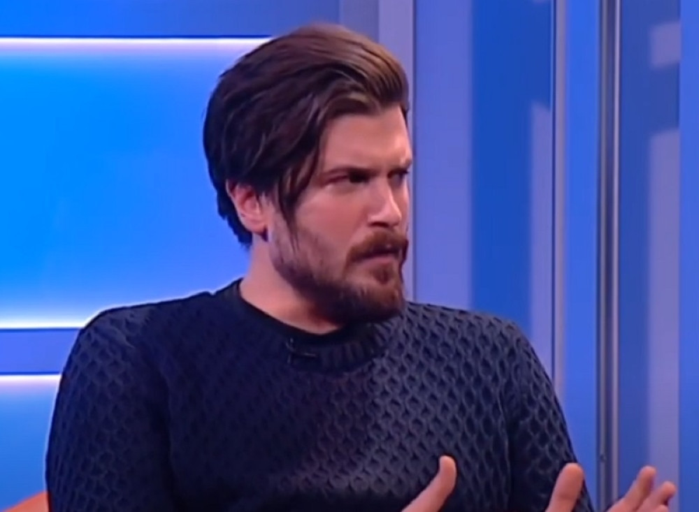 Sahranjen Igor Vuk Torbica: "Princa teatra" potresnim rečima ispratila pokojnikova devojka!