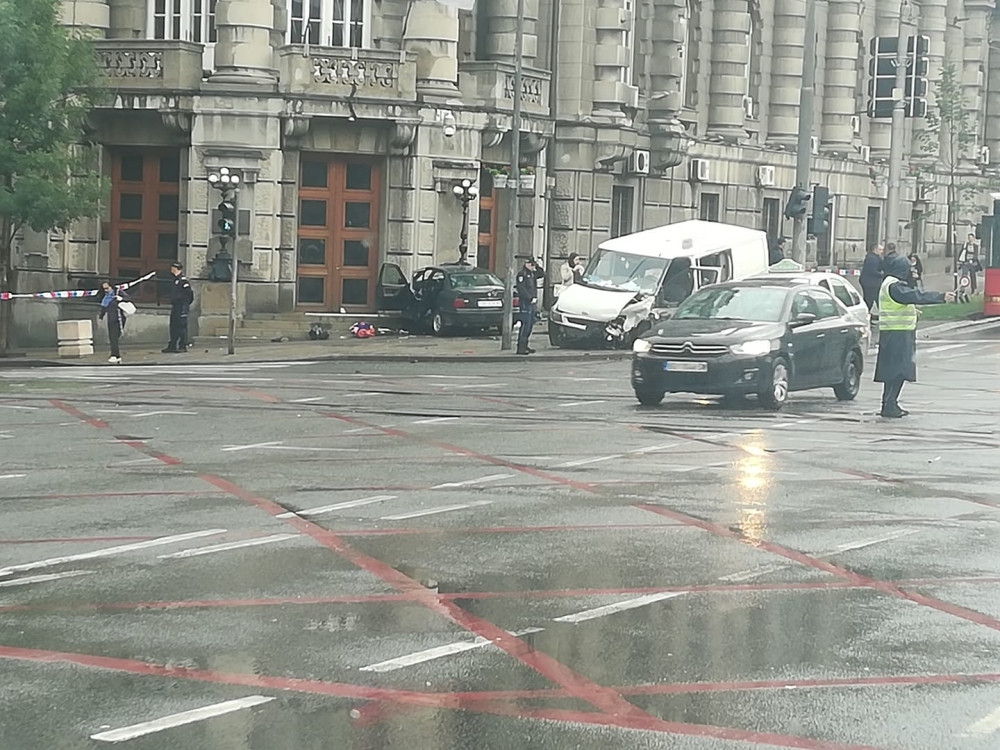 Kada čujete čime se bavi vozač BMW-a slediće vam se krv u žilama! (VIDEO)