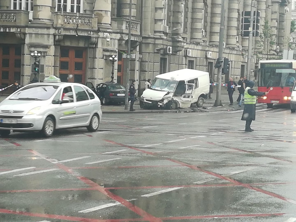 Jeziva ispovest putnika iz belog kombija u koji se zakucao BMW - sve vreme se molio Bogu!