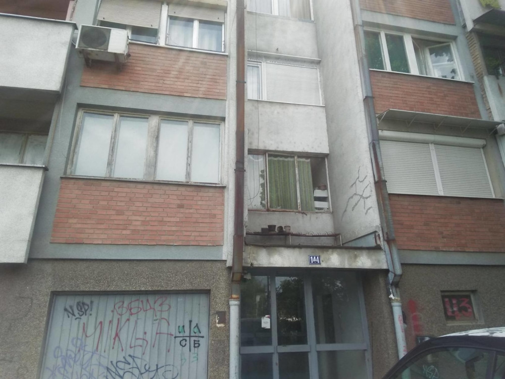 Pročitao je članak o smrti svog poznanika i odmah nakon toga iz besa je BACIO S ŠESTOG sprata!