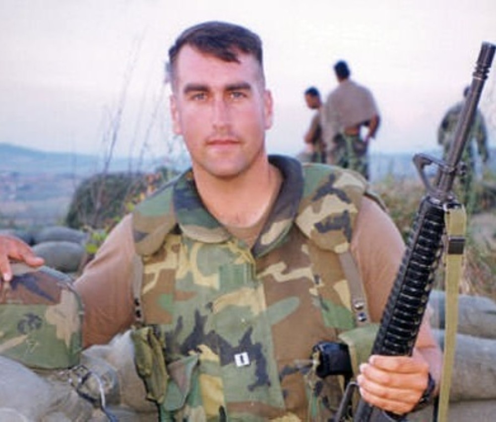 Dobio je medalju od Klintona za svoja "dela" na Kosovu! (FOTO)