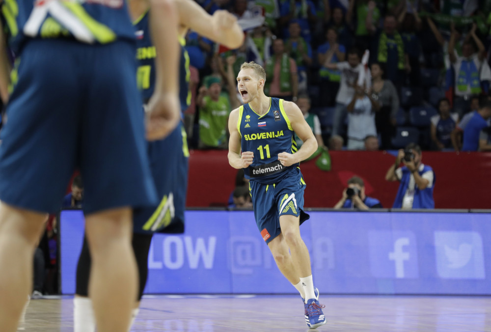 Jaka potipisao na još dve godine!