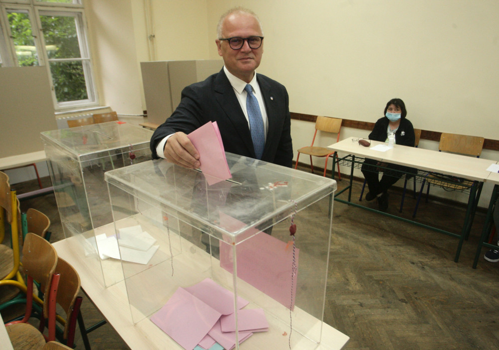 Vesić glasao na Vračaru