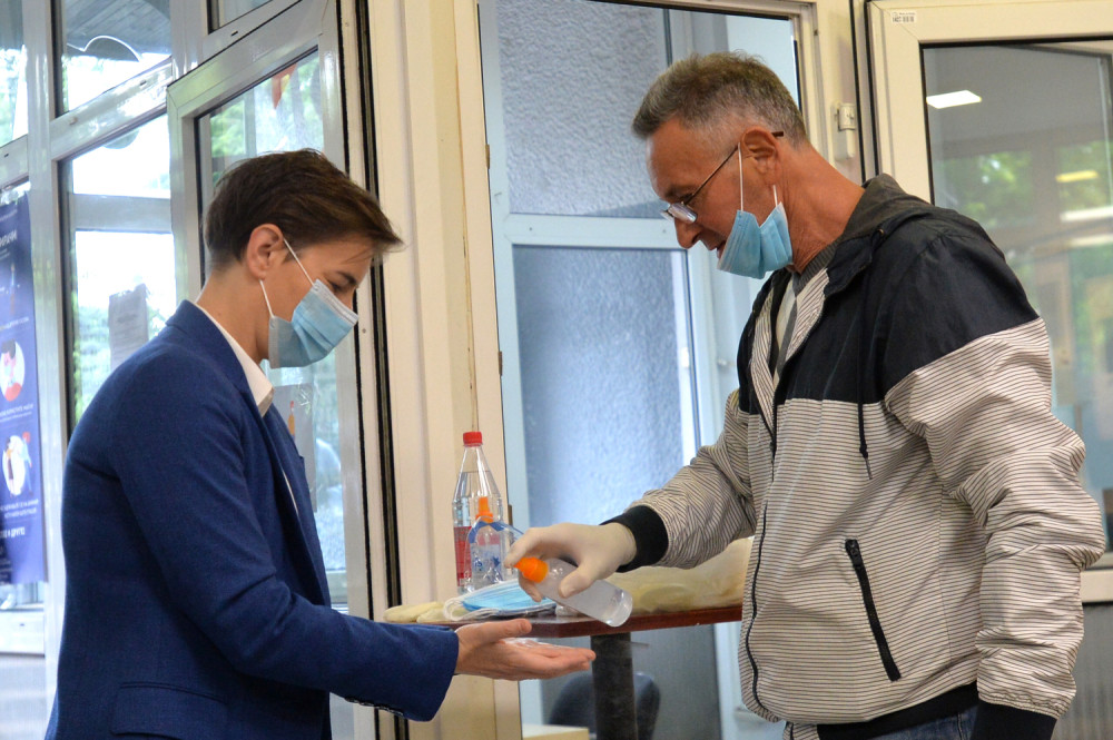 Ana Brnabić završila sa glasanjem