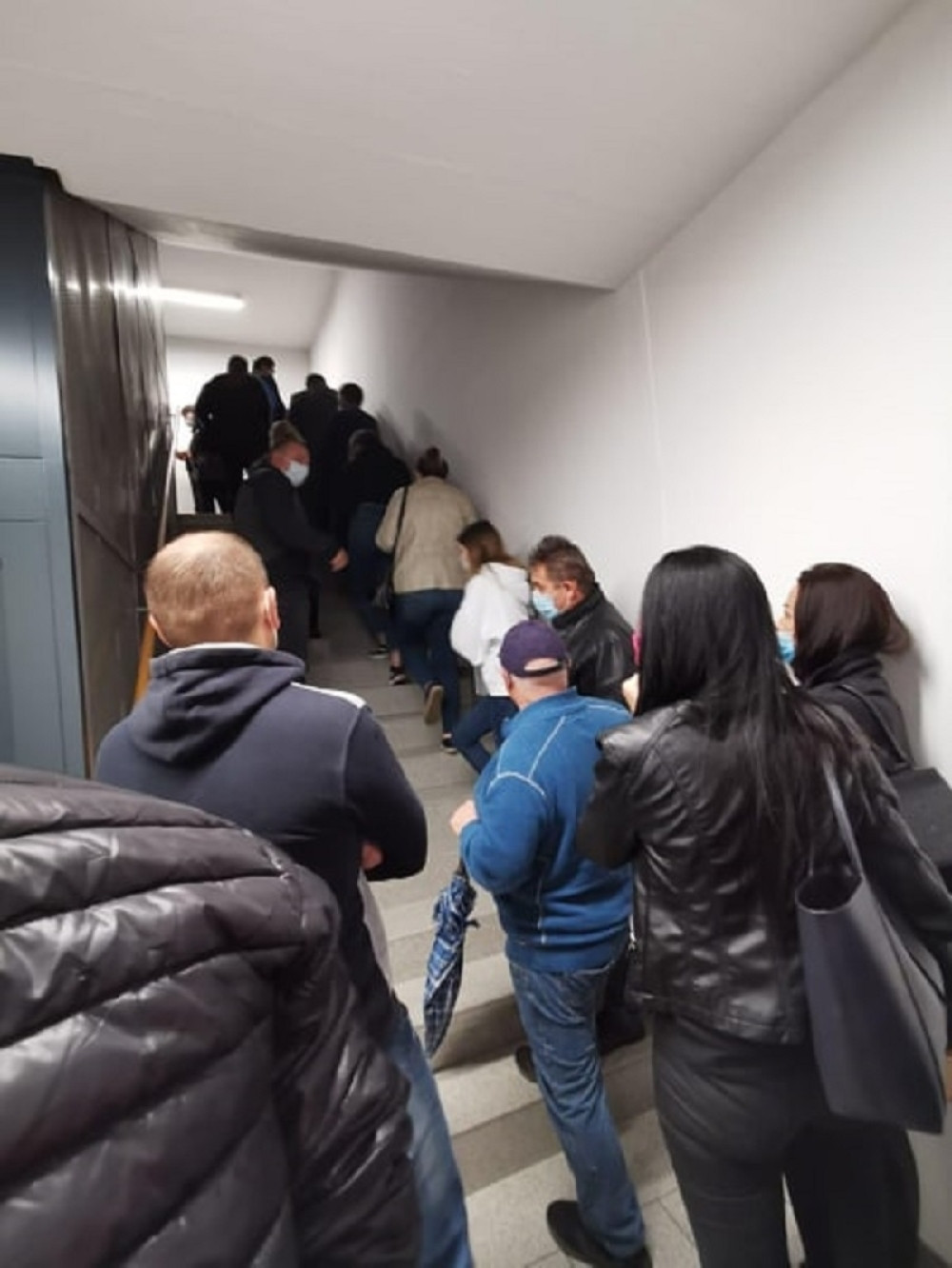 Pogledajte kako teku izbori u Beču i Frankfurtu! (FOTO, VIDEO)