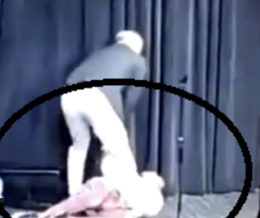 Glumac se iznenada srušio na sceni: Posle hospitalizacije otkrivene stravične vesti! (VIDEO)